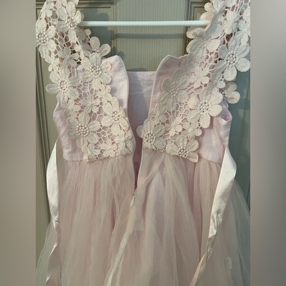 Vogue fashion pink flower lace tulle Pearl bead accent toddler’s dress. - Picture 9 of 9